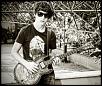 Arda-gitar-caliyor.jpg